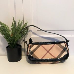 Burberry shoulder bag!